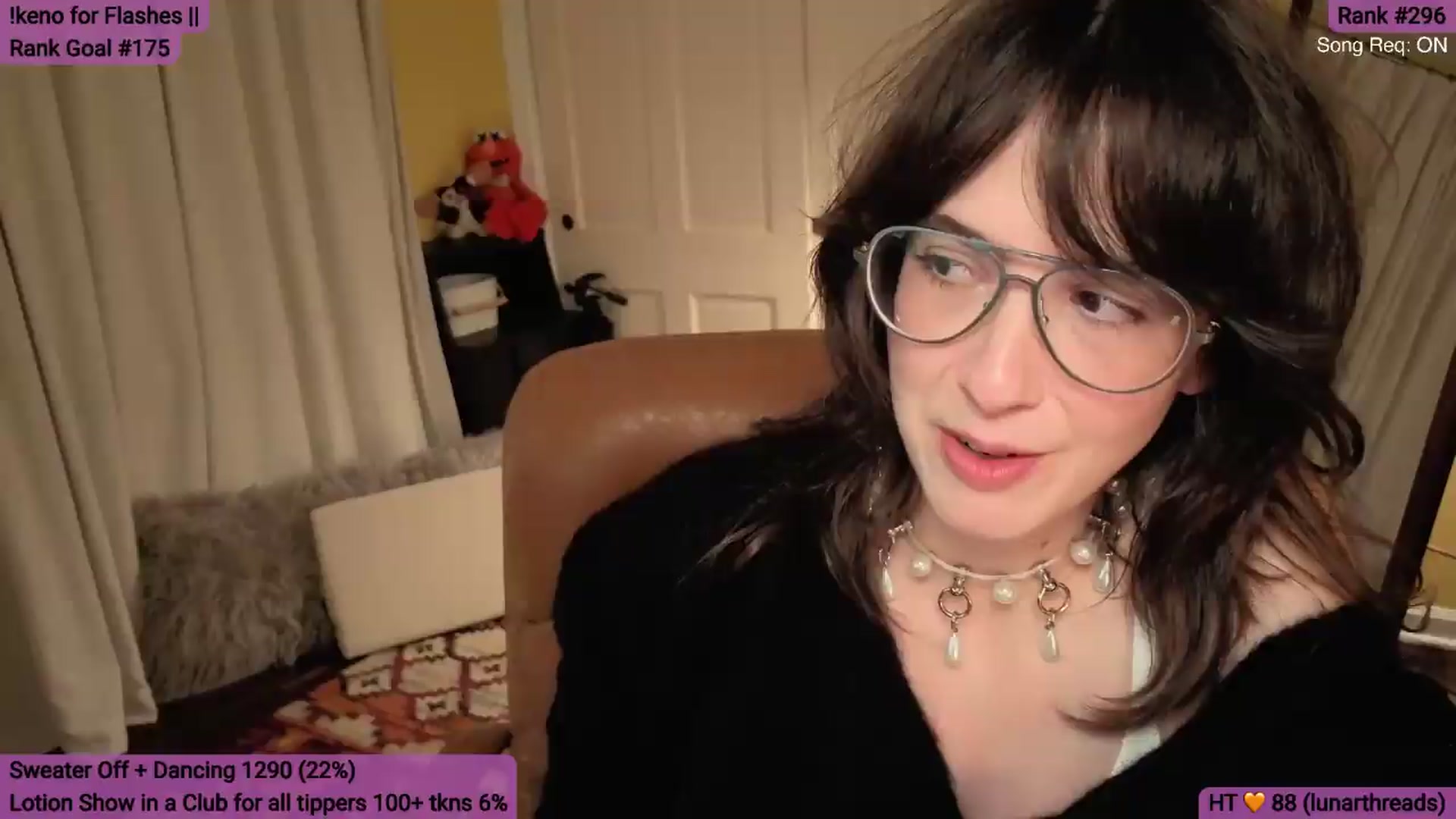 Gallery image thumbnail from Yarrow's myfreecams stream on, 06/11/2026, 04:06 image 1 of 20