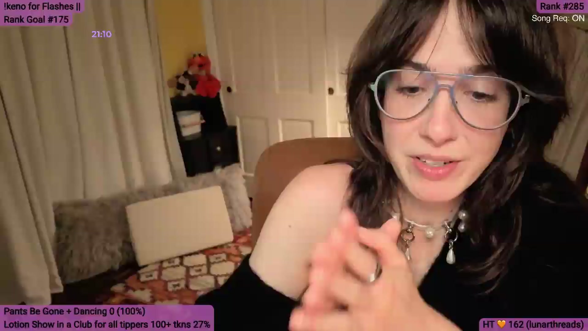 Gallery image thumbnail from Yarrow's myfreecams stream on, 06/11/2026, 04:06 image 15 of 20
