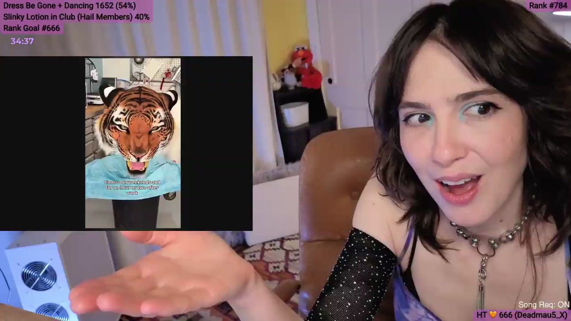 Gallery image thumbnail from Yarrow's myfreecams stream on, 08/15/2026, 05:10 image 13 of 20