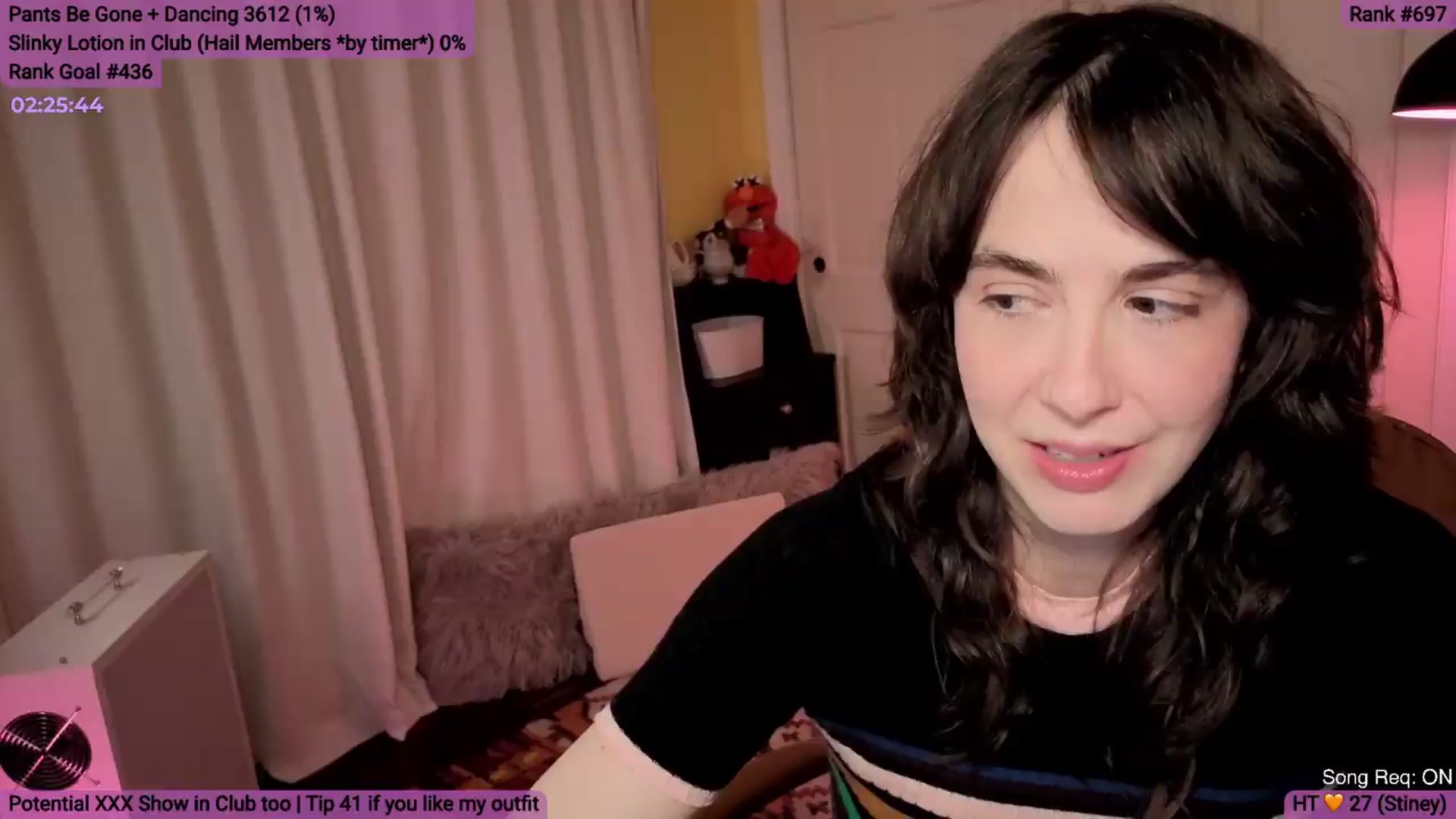 Gallery image thumbnail from Yarrow's myfreecams stream on, 08/22/2026, 02:36 image 4 of 20