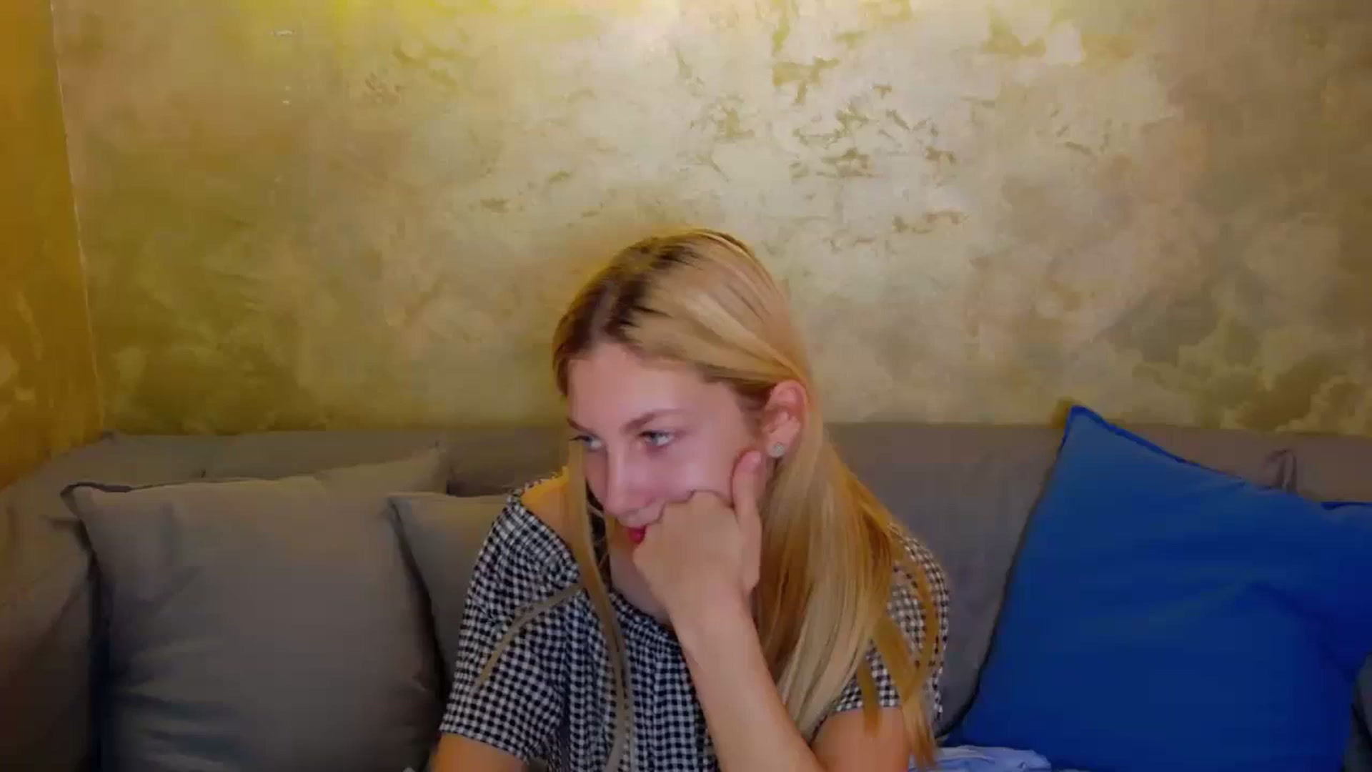 Gallery image thumbnail from Yasemina's myfreecams stream on, 11/25/2023, 18:37 image 7 of 20