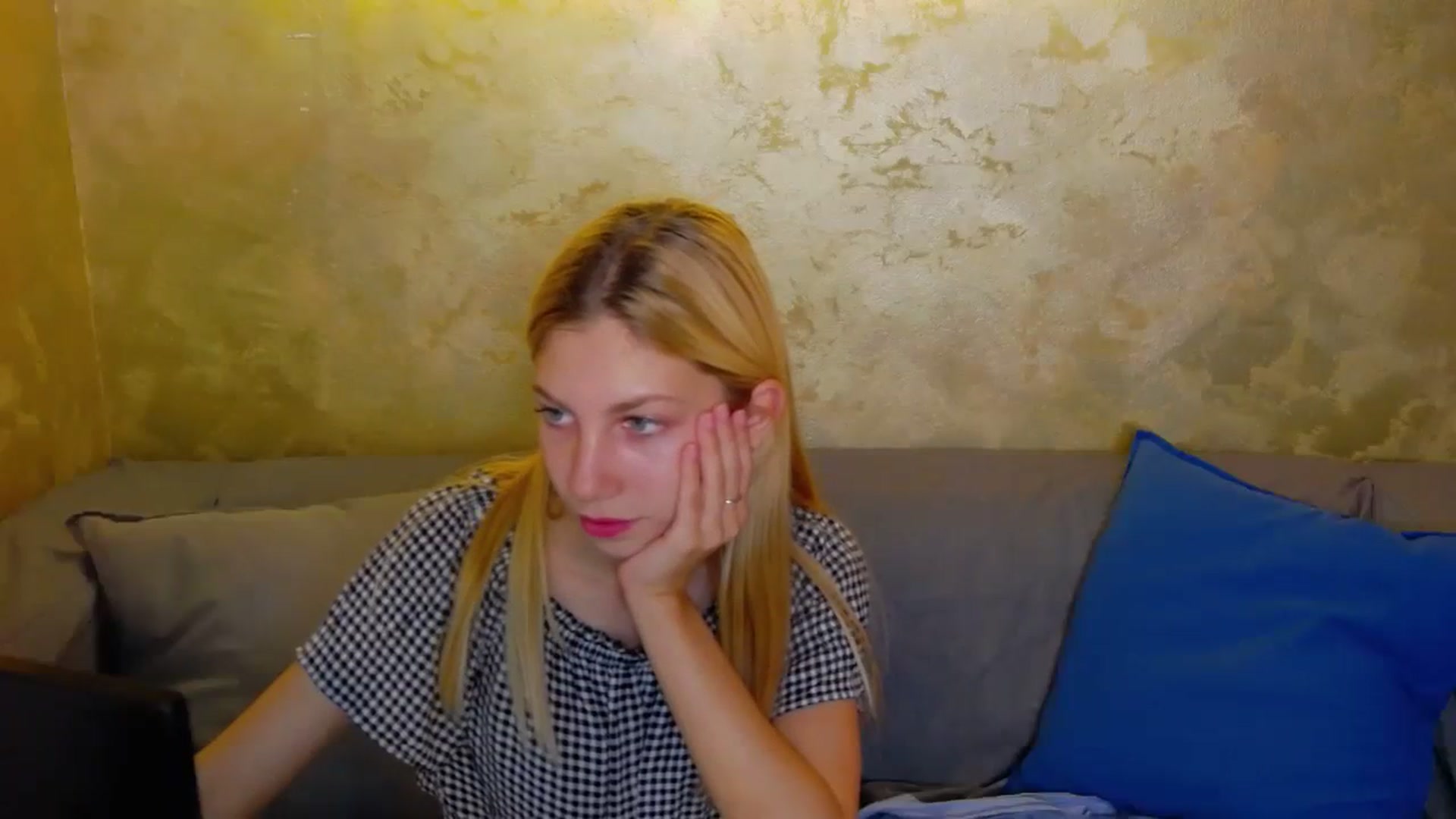 Gallery image thumbnail from Yasemina's myfreecams stream on, 11/25/2023, 18:37 image 11 of 20