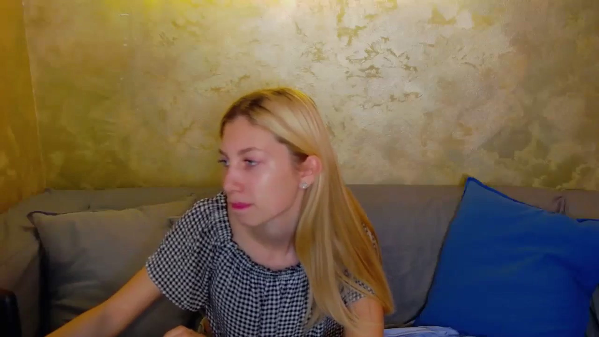 Gallery image thumbnail from Yasemina's myfreecams stream on, 11/25/2023, 18:37 image 9 of 20