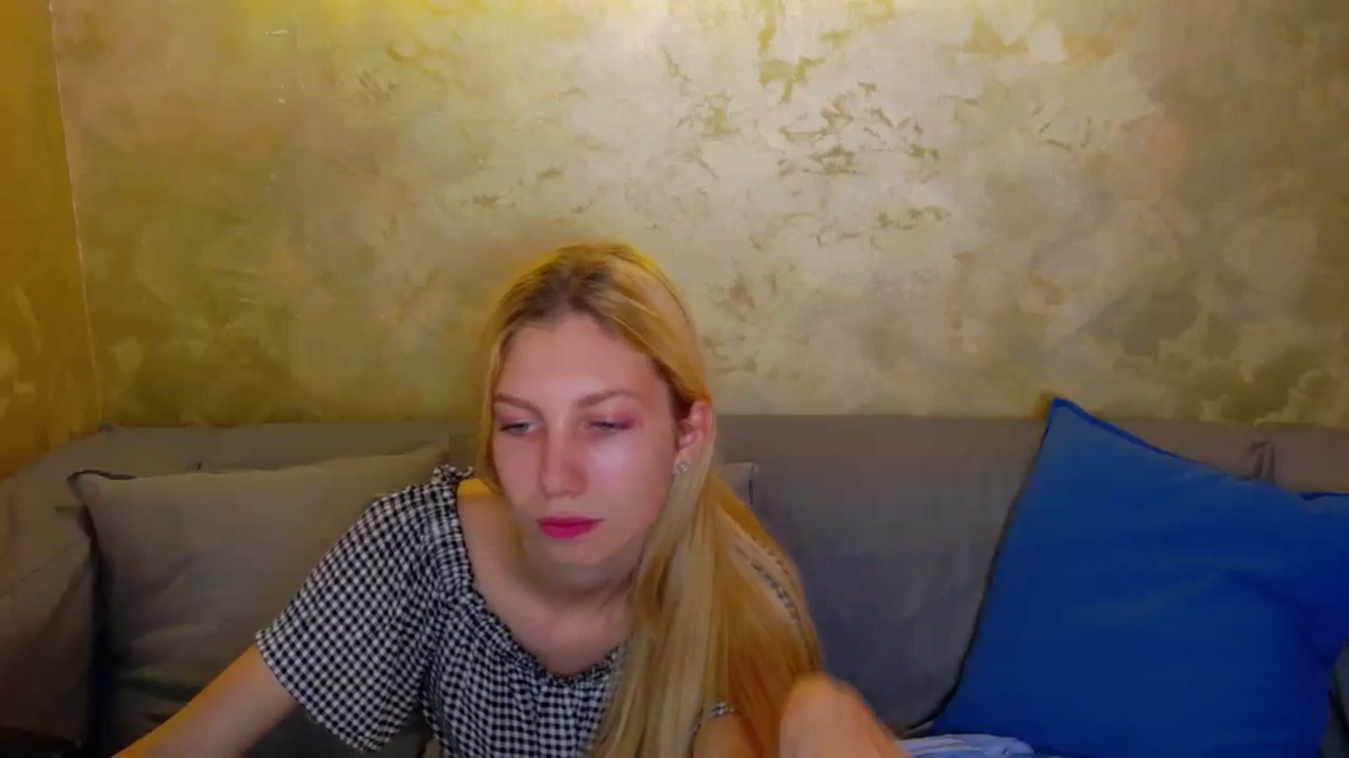 Gallery image thumbnail from Yasemina's myfreecams stream on, 11/25/2023, 18:37 image 13 of 20