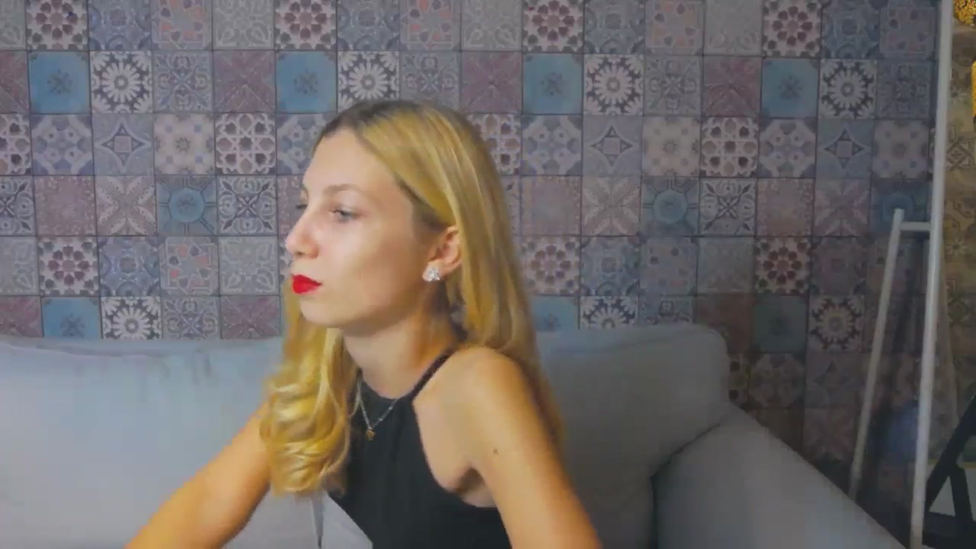 Gallery image thumbnail from Yasemina's myfreecams stream on, 12/01/2023, 18:44 image 3 of 20