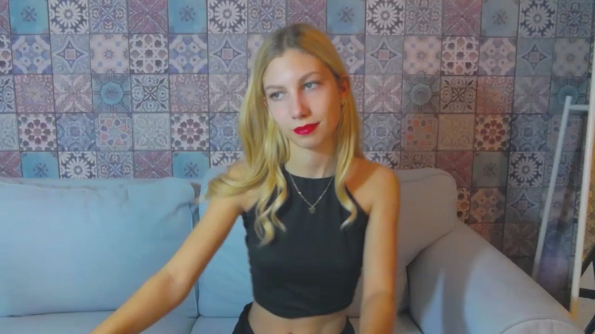 Gallery image thumbnail from Yasemina's myfreecams stream on, 12/01/2023, 18:44 image 7 of 20
