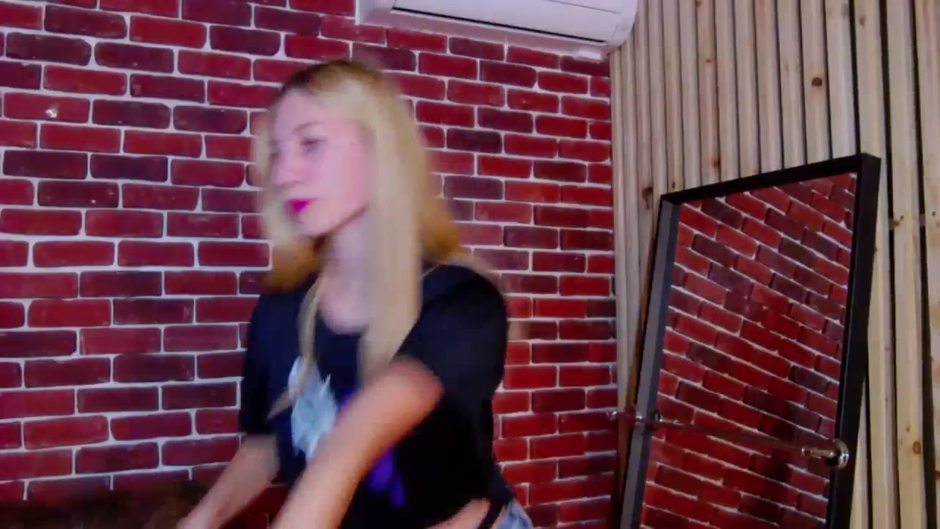 Gallery image thumbnail from Yasemina's myfreecams stream on, 12/04/2023, 14:52 image 4 of 20
