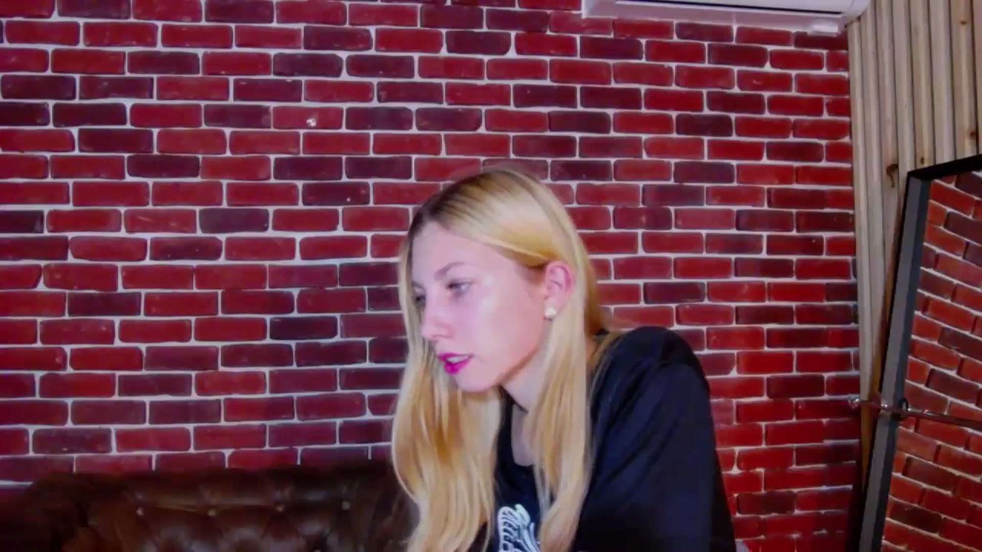 Gallery image thumbnail from Yasemina's myfreecams stream on, 12/04/2023, 14:52 image 18 of 20