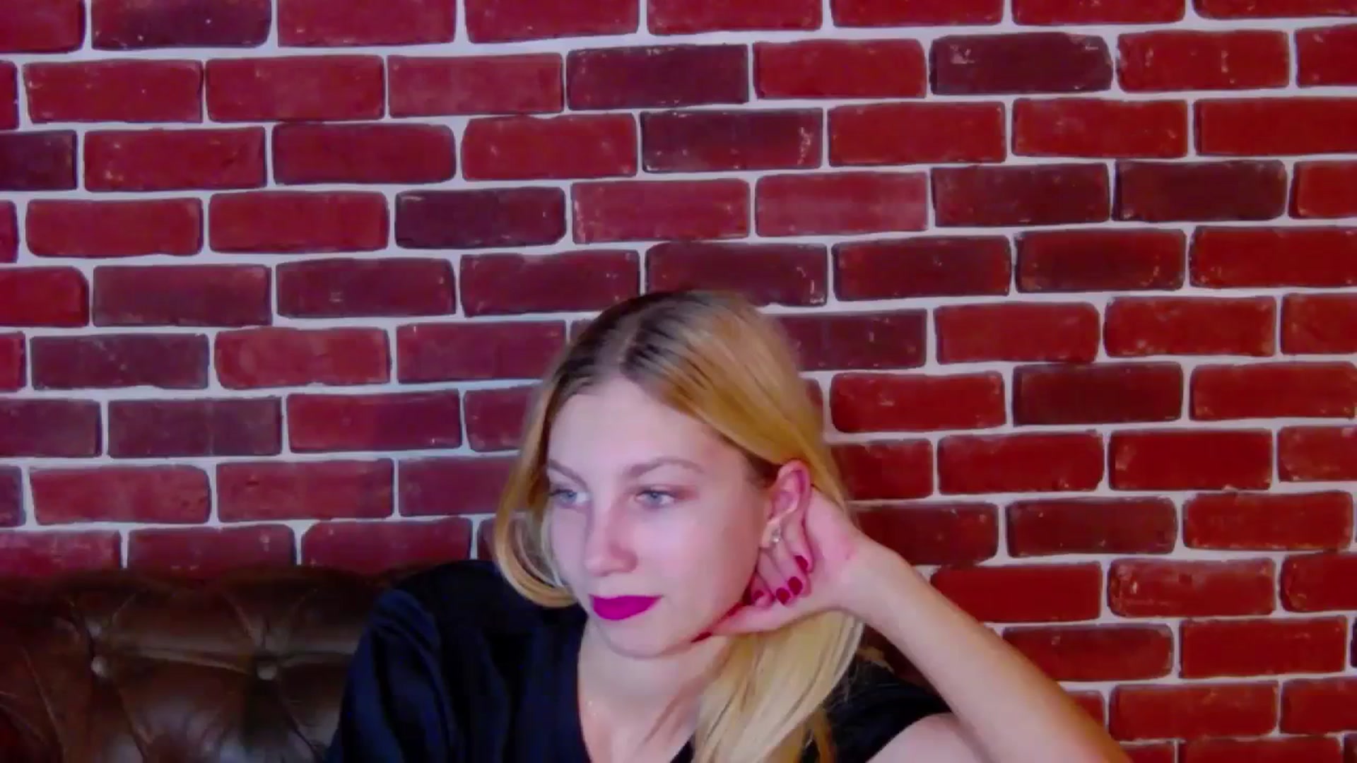 Gallery image thumbnail from Yasemina's myfreecams stream on, 12/04/2023, 19:14 image 3 of 20
