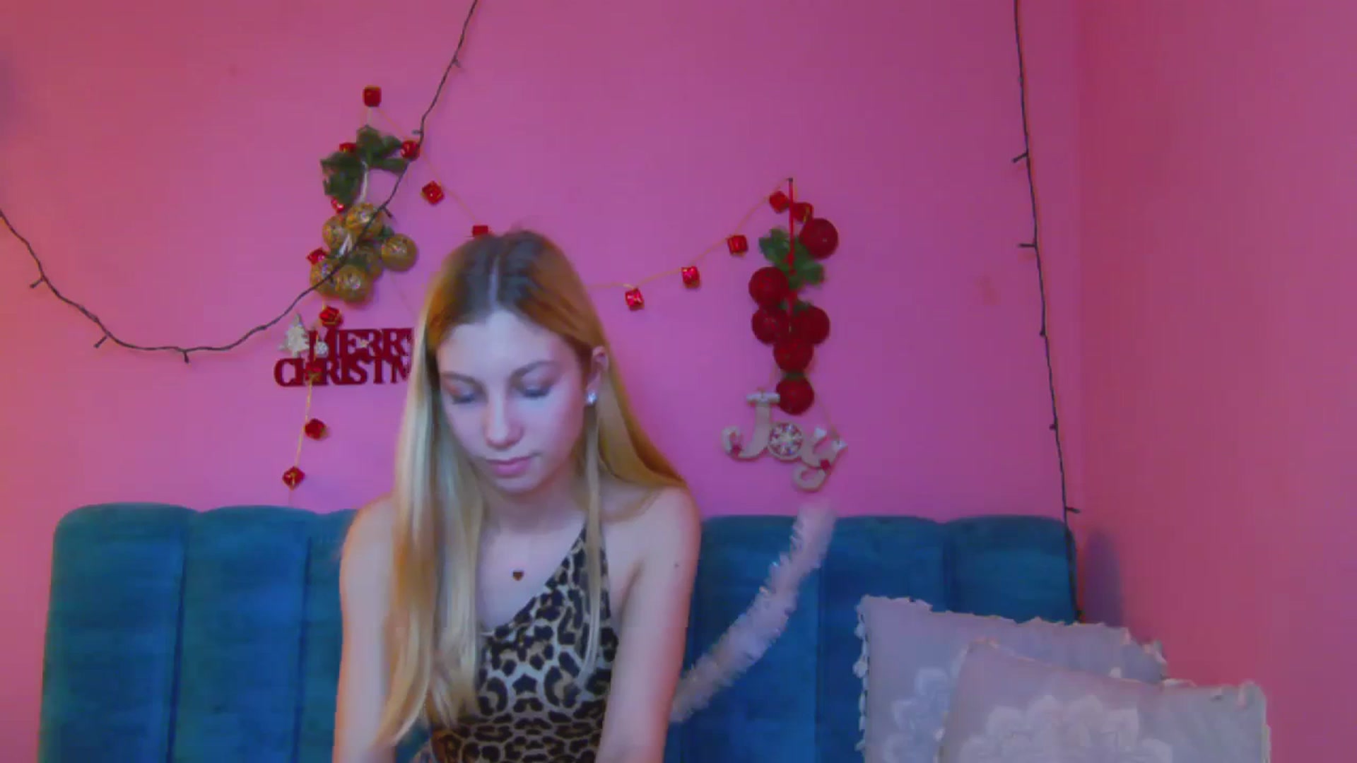 Gallery image thumbnail from Yasemina's myfreecams stream on, 12/15/2023, 14:51 image 8 of 20