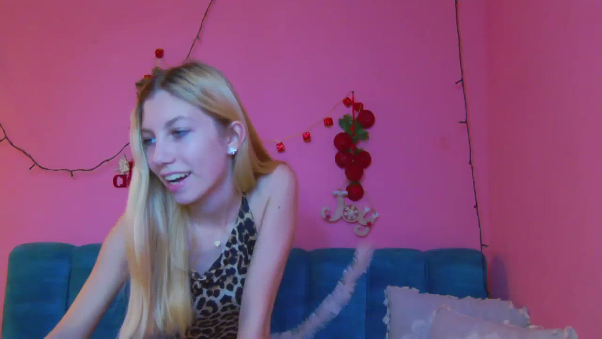 Gallery image thumbnail from Yasemina's myfreecams stream on, 12/15/2023, 14:51 image 11 of 20