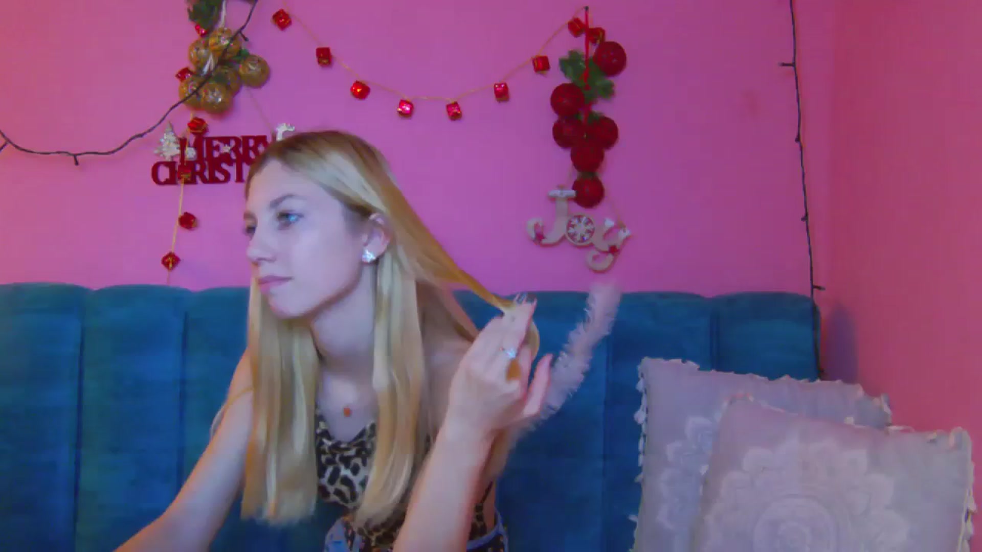 Gallery image thumbnail from Yasemina's myfreecams stream on, 12/15/2023, 14:51 image 2 of 20