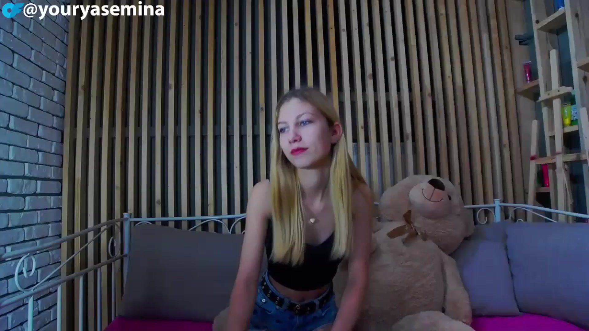Gallery image thumbnail from Yasemina's myfreecams stream on, 12/20/2023, 15:50 image 1 of 20