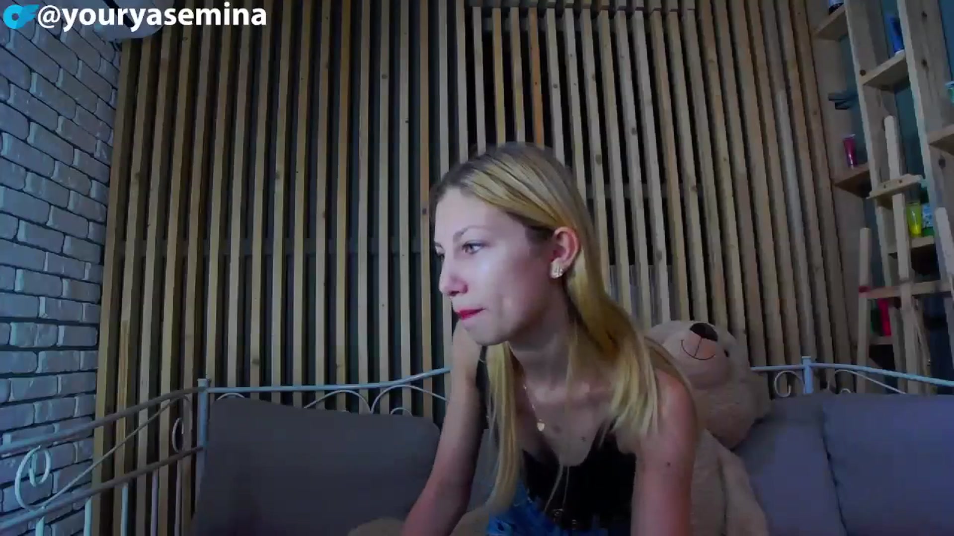 Gallery image thumbnail from Yasemina's myfreecams stream on, 12/20/2023, 15:50 image 3 of 20
