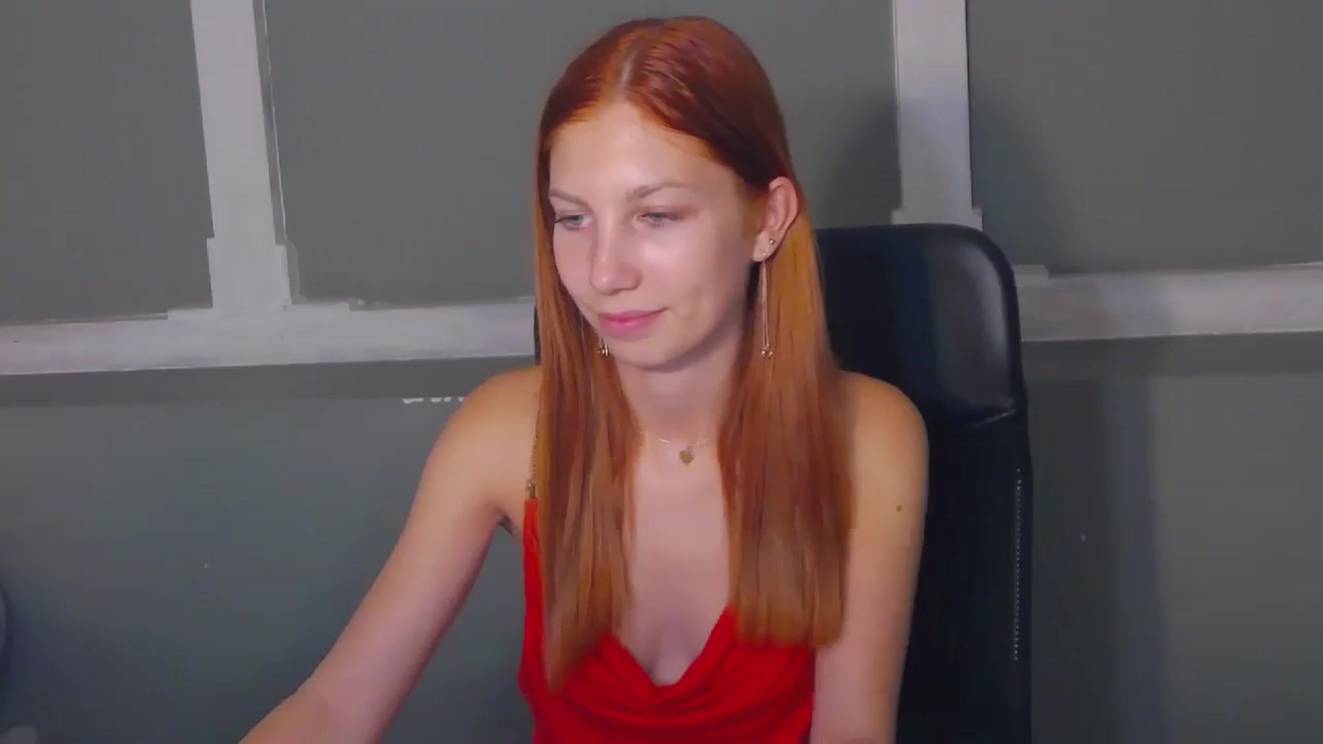 Gallery image thumbnail from Yasemina's myfreecams stream on, 08/11/2024, 02:03 image 10 of 20