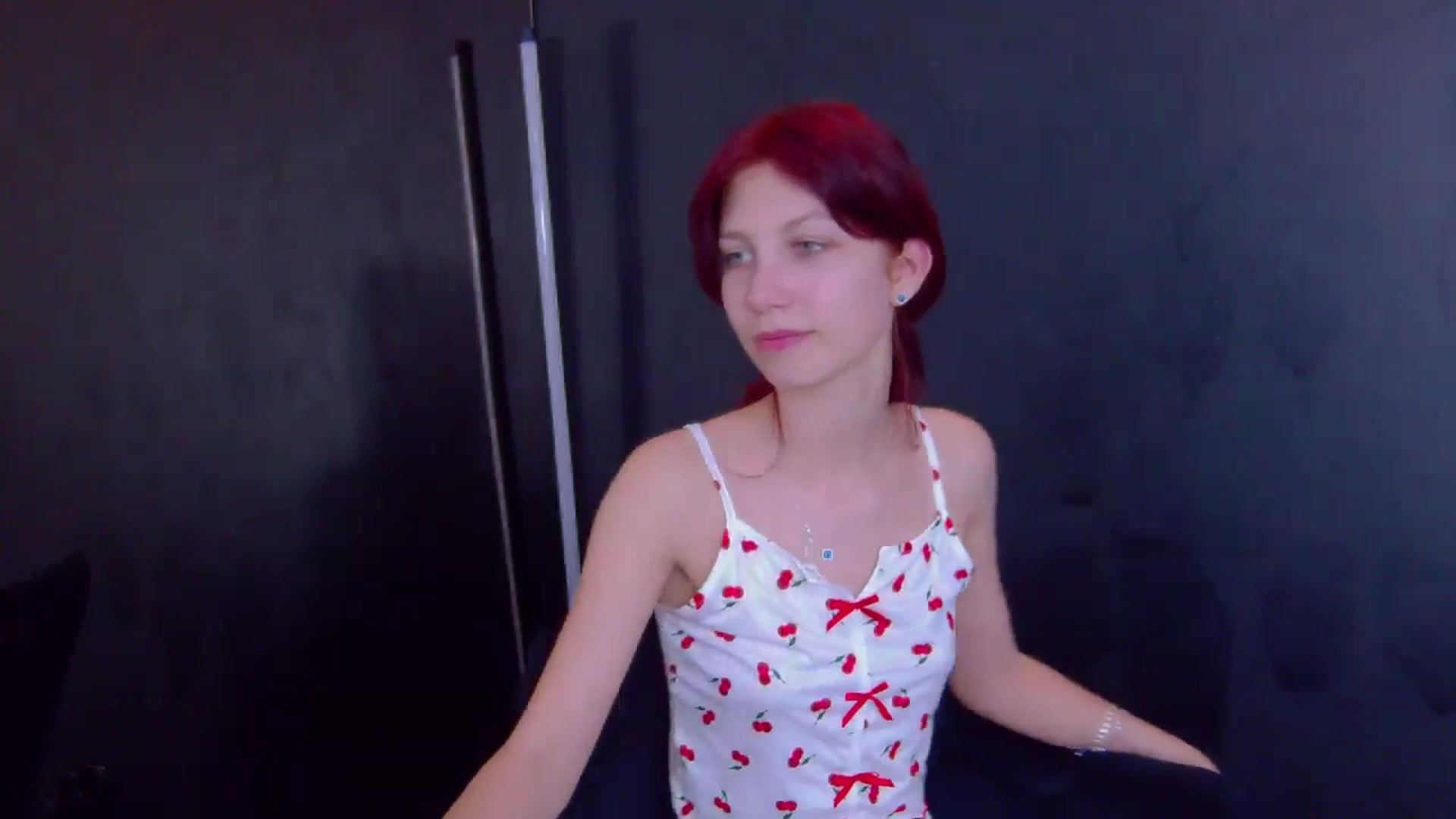 Gallery image thumbnail from Yasemina's myfreecams stream on, 04/28/2025, 24:57 image 14 of 20