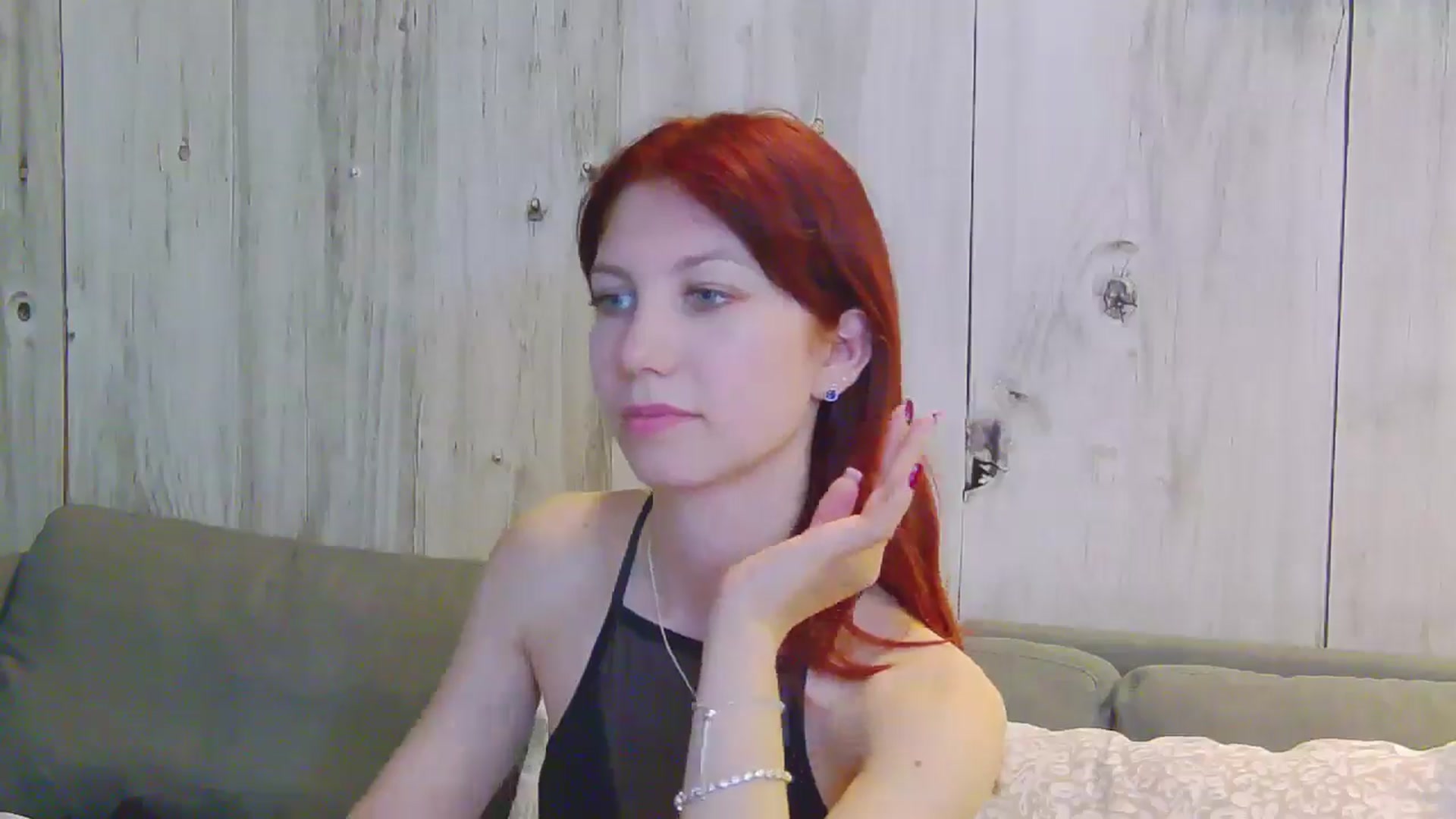 Gallery image thumbnail from Yasemina's myfreecams stream on, 04/29/2025, 24:06 image 4 of 20