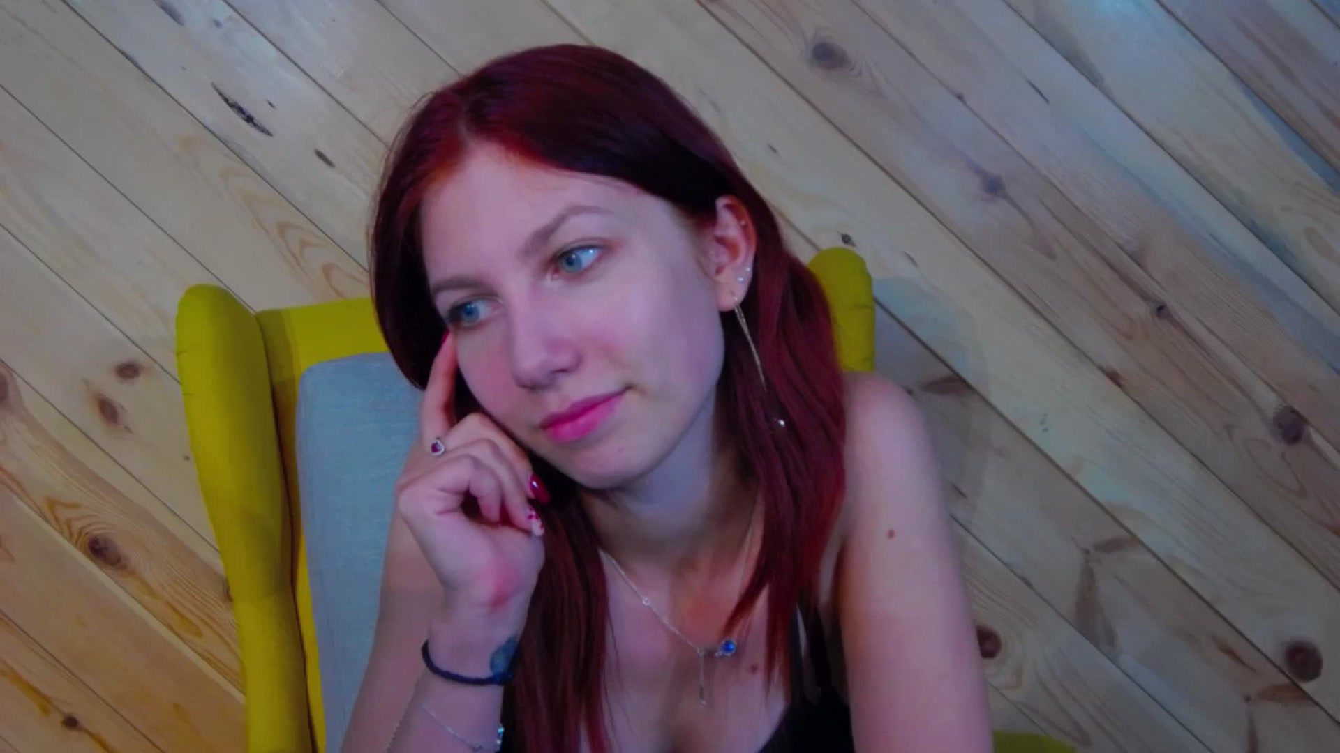 Gallery image thumbnail from Yasemina's myfreecams stream on, 05/12/2025, 24:03 image 18 of 20