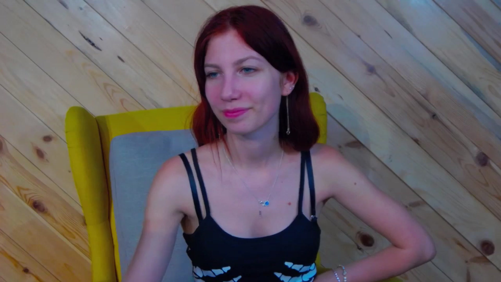 Gallery image thumbnail from Yasemina's myfreecams stream on, 05/12/2025, 24:41 image 15 of 20