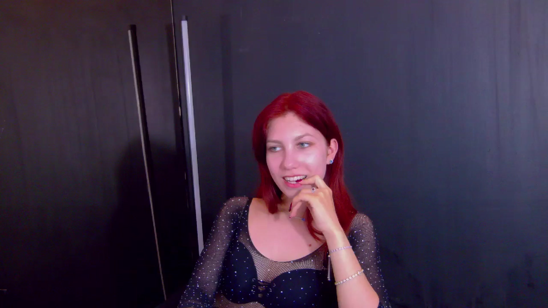 Gallery image thumbnail from Yasemina's myfreecams stream on, 05/20/2025, 01:13 image 1 of 20