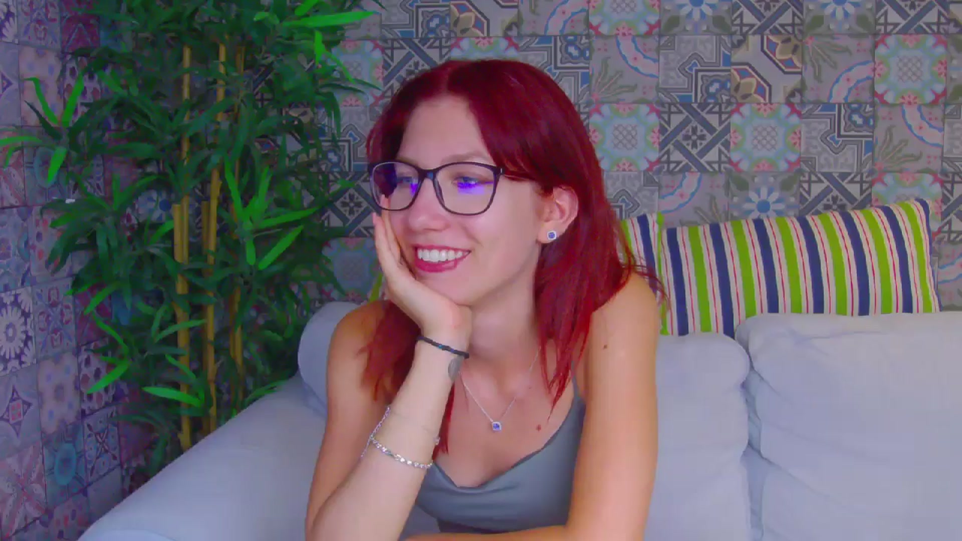 Gallery image thumbnail from Yasemina's myfreecams stream on, 07/28/2025, 18:56 image 15 of 20