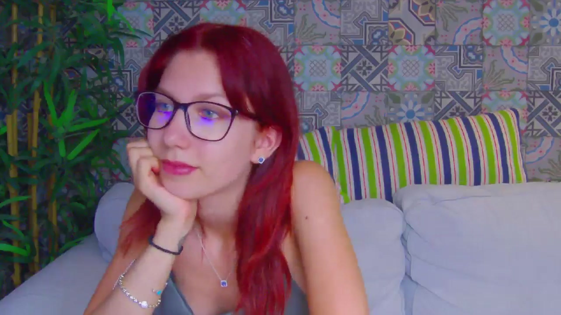 Gallery image thumbnail from Yasemina's myfreecams stream on, 07/28/2025, 19:23 image 17 of 20