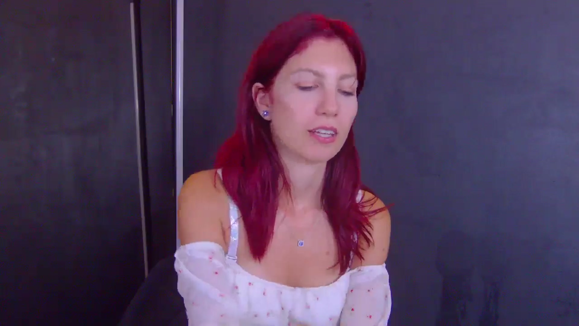 Gallery image thumbnail from Yasemina's myfreecams stream on, 08/12/2025, 24:55 image 14 of 20