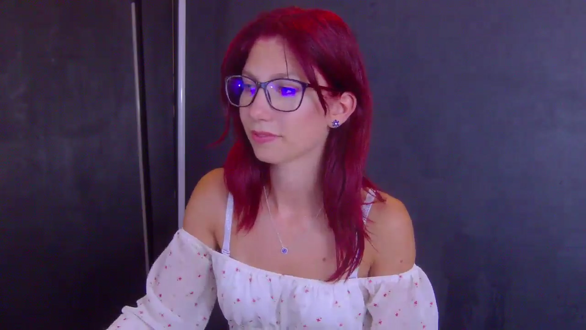 Gallery image thumbnail from Yasemina's myfreecams stream on, 08/12/2025, 24:55 image 7 of 20