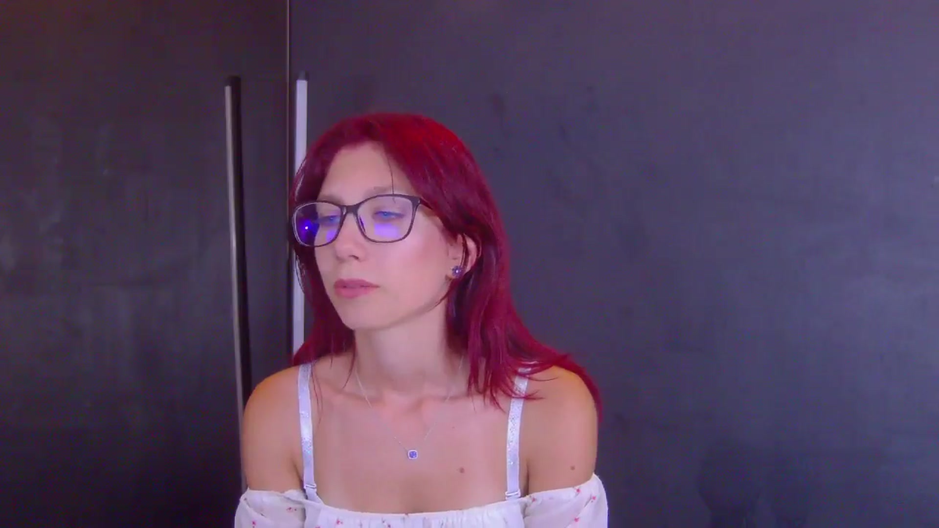 Gallery image thumbnail from Yasemina's myfreecams stream on, 08/12/2025, 24:55 image 6 of 20