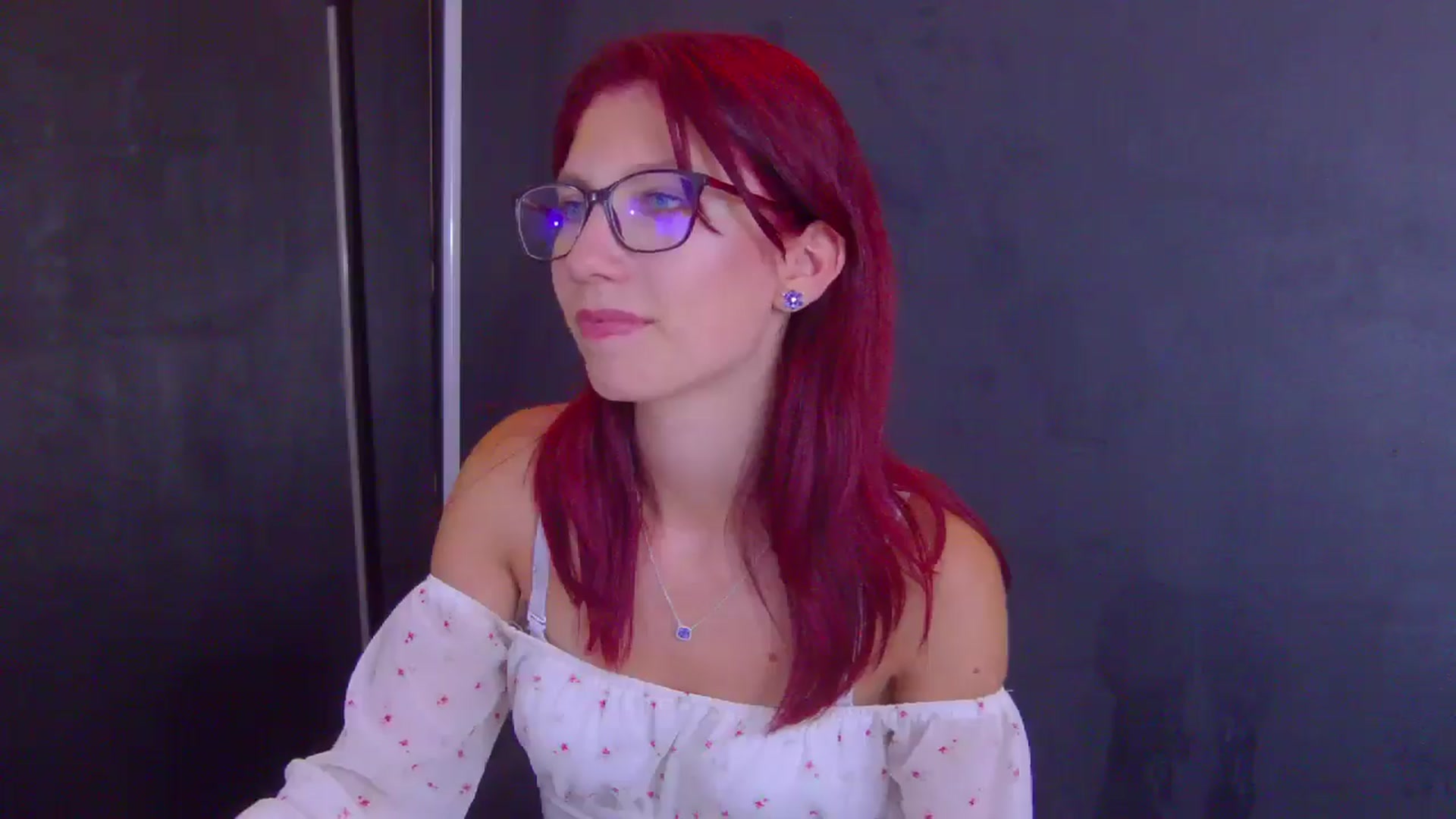 Gallery image thumbnail from Yasemina's myfreecams stream on, 08/12/2025, 24:55 image 18 of 20