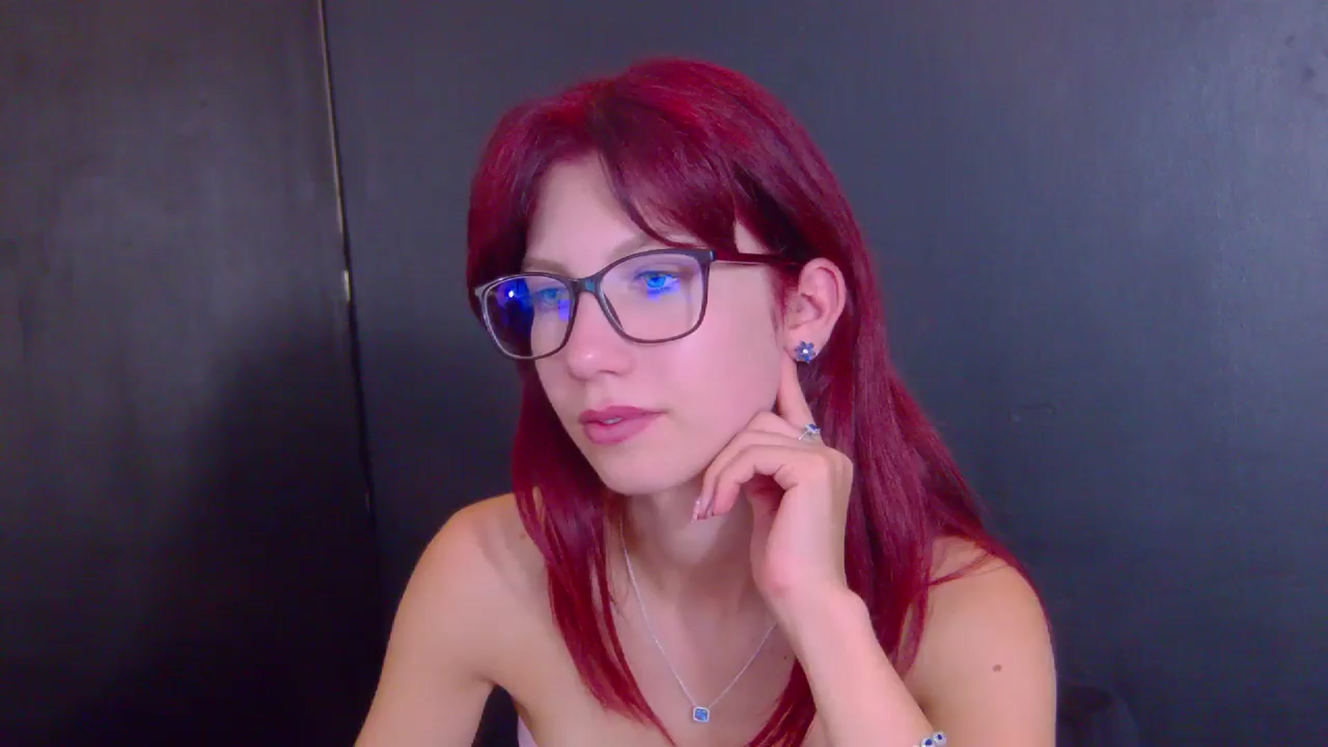 Gallery image thumbnail from Yasemina's myfreecams stream on, 10/27/2025, 24:19 image 1 of 20