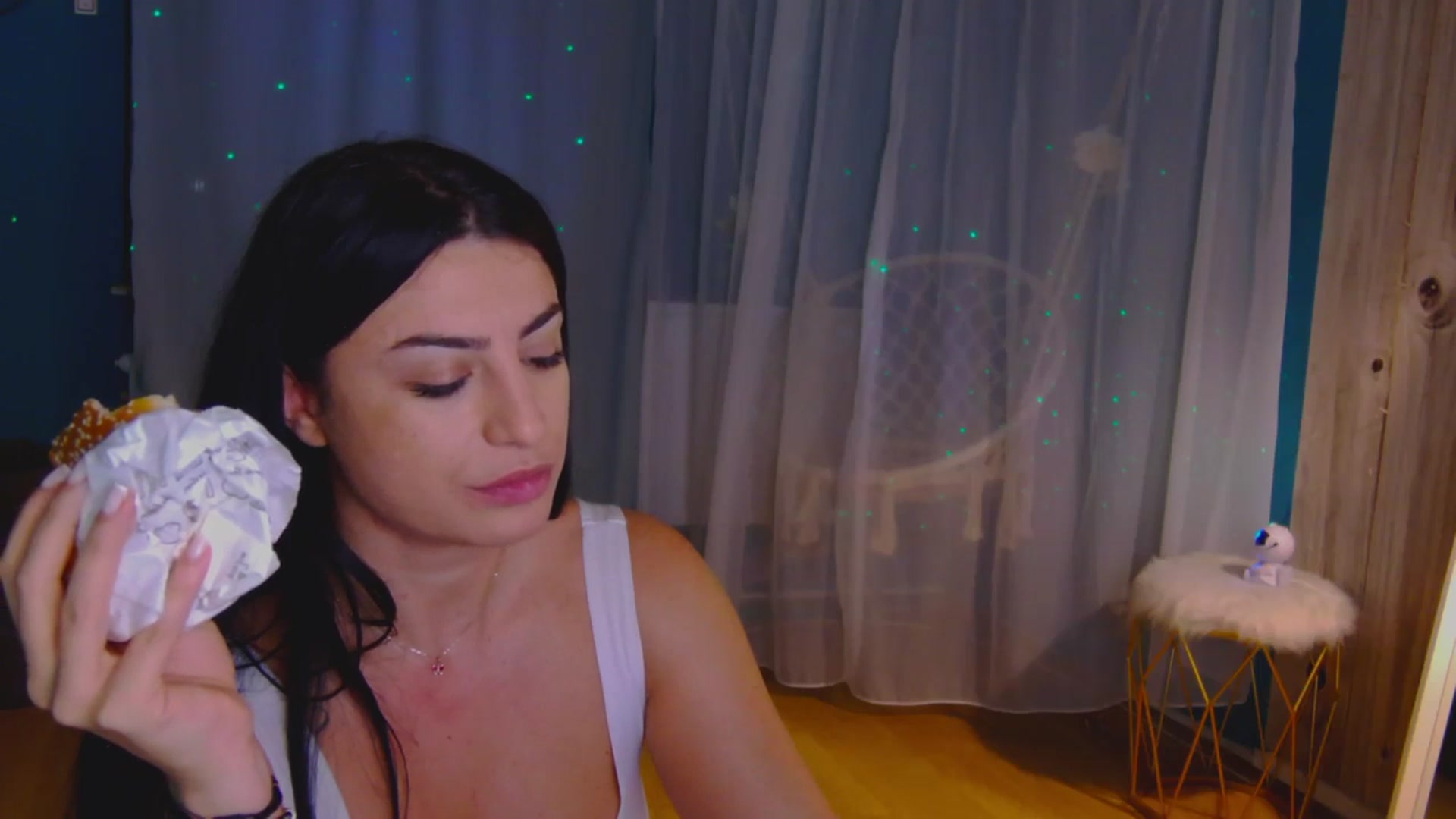 Gallery image thumbnail from Yasemina's myfreecams stream on, 12/02/2025, 02:24 image 20 of 20