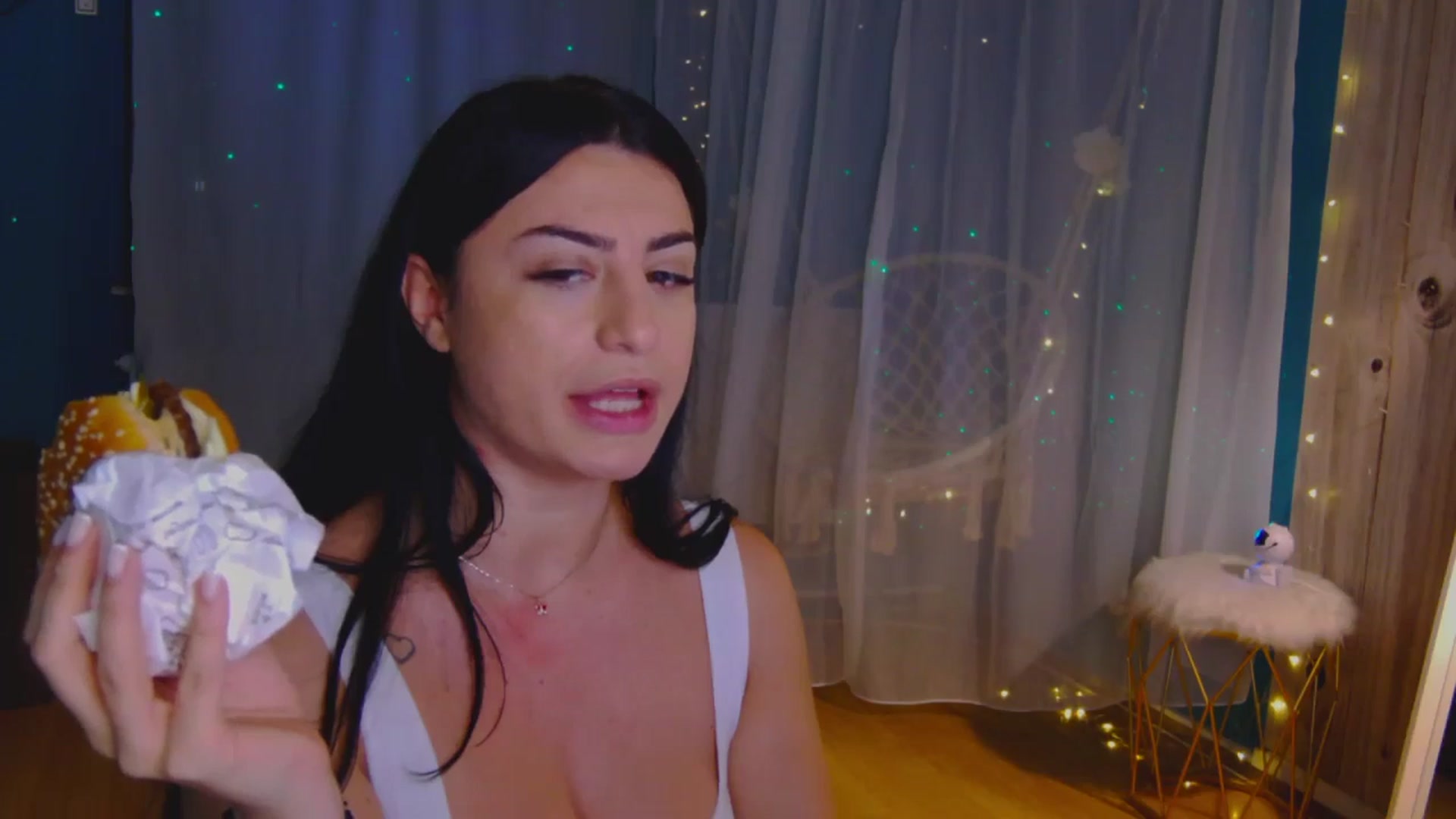 Gallery image thumbnail from Yasemina's myfreecams stream on, 12/02/2025, 02:24 image 14 of 20