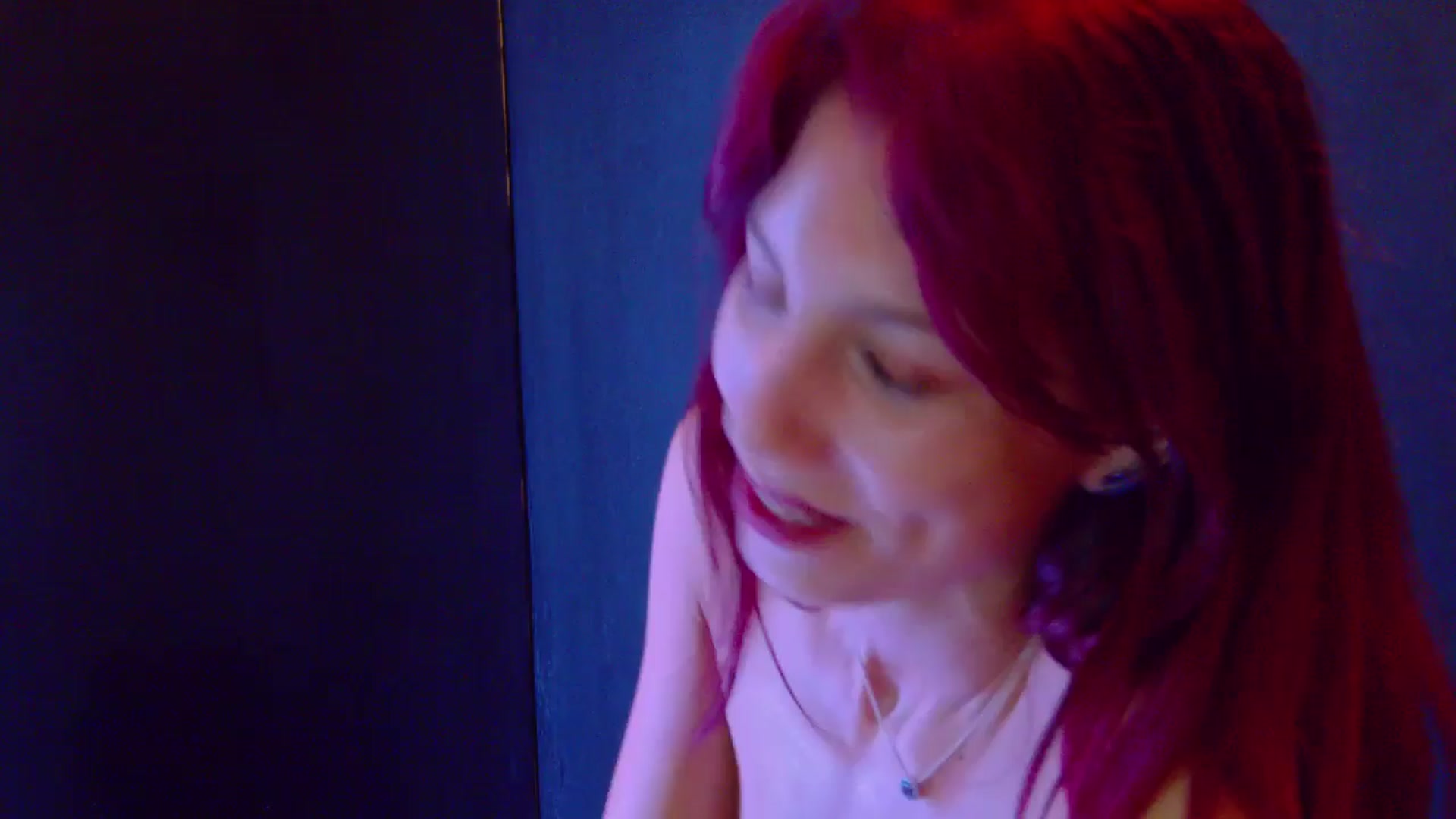 Gallery image thumbnail from Yasemina's myfreecams stream on, 12/04/2025, 01:31 image 2 of 20