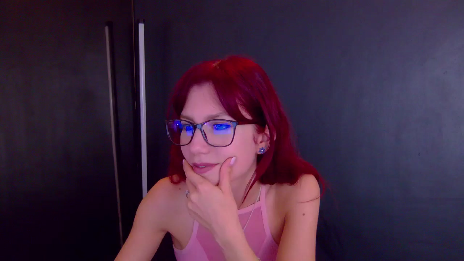Gallery image thumbnail from Yasemina's myfreecams stream on, 12/17/2025, 24:06 image 8 of 20