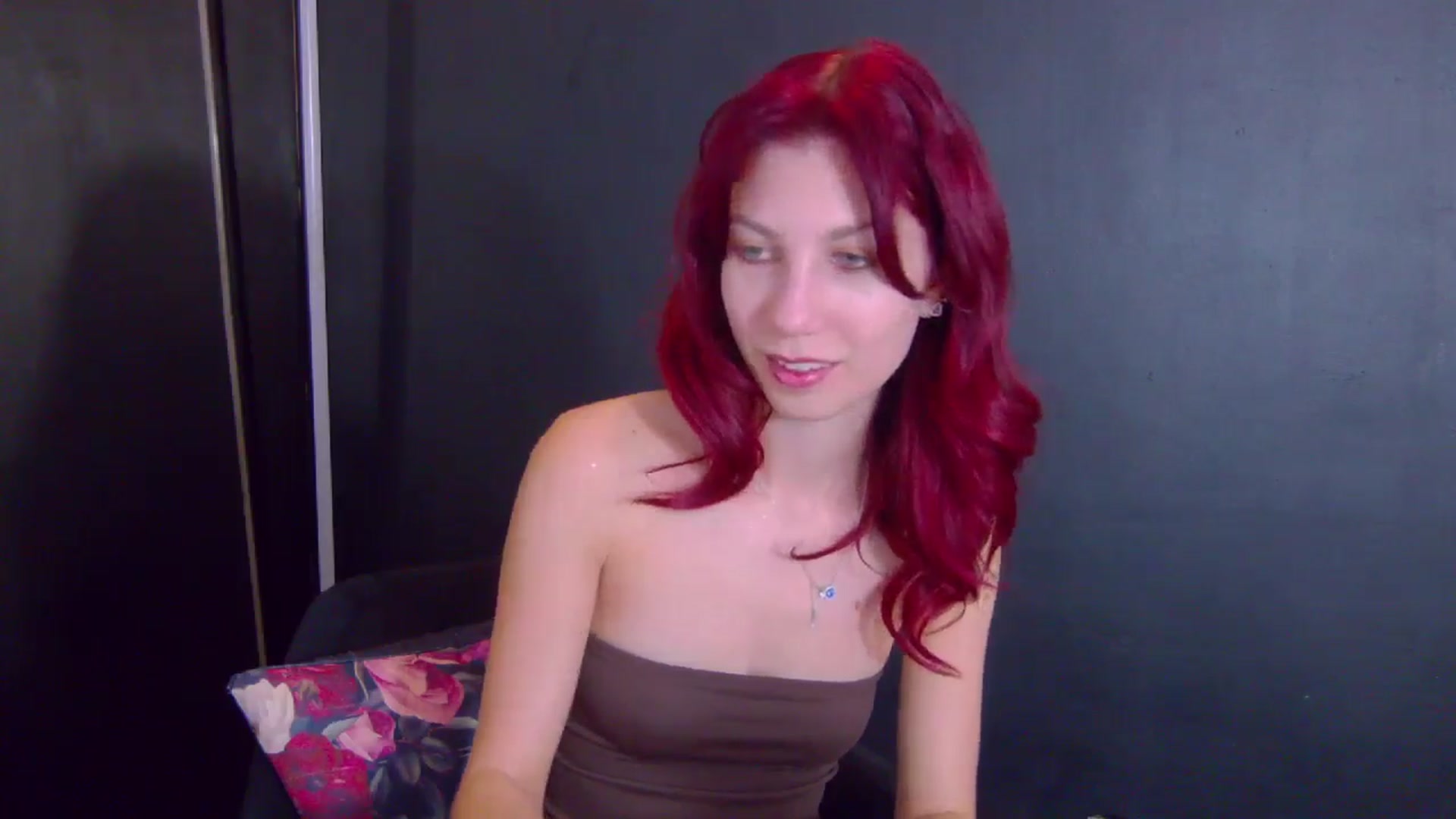 Gallery image thumbnail from Yasemina's myfreecams stream on, 01/27/2026, 02:39 image 3 of 20