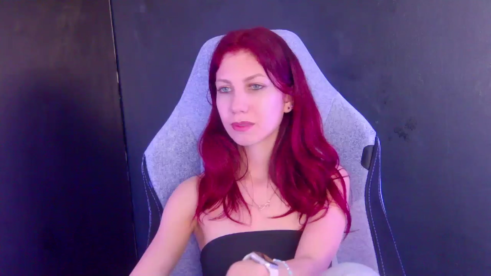 Gallery image thumbnail from Yasemina's myfreecams stream on, 04/03/2026, 04:14 image 12 of 20