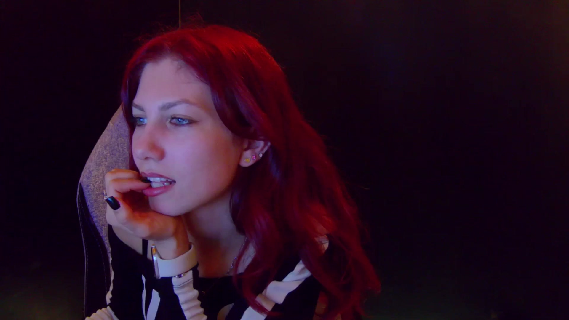 Gallery image thumbnail from Yasemina's myfreecams stream on, 04/05/2026, 23:48 image 19 of 20