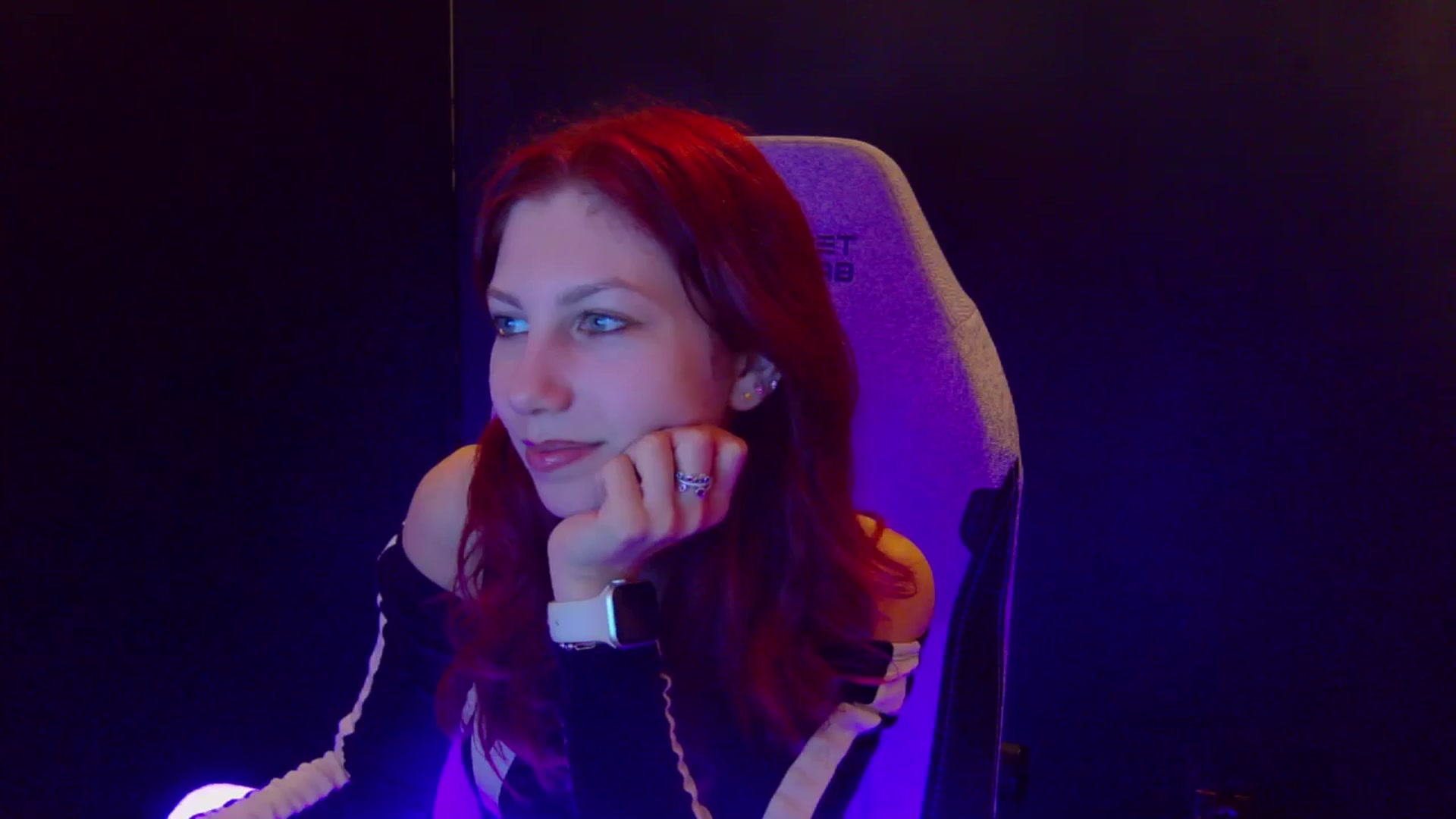 Gallery image thumbnail from Yasemina's myfreecams stream on, 04/06/2026, 24:56 image 15 of 20