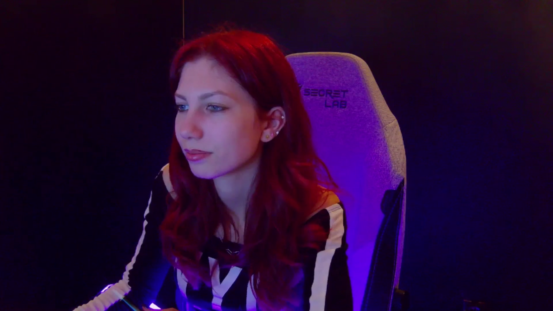 Gallery image thumbnail from Yasemina's myfreecams stream on, 04/06/2026, 24:56 image 3 of 20