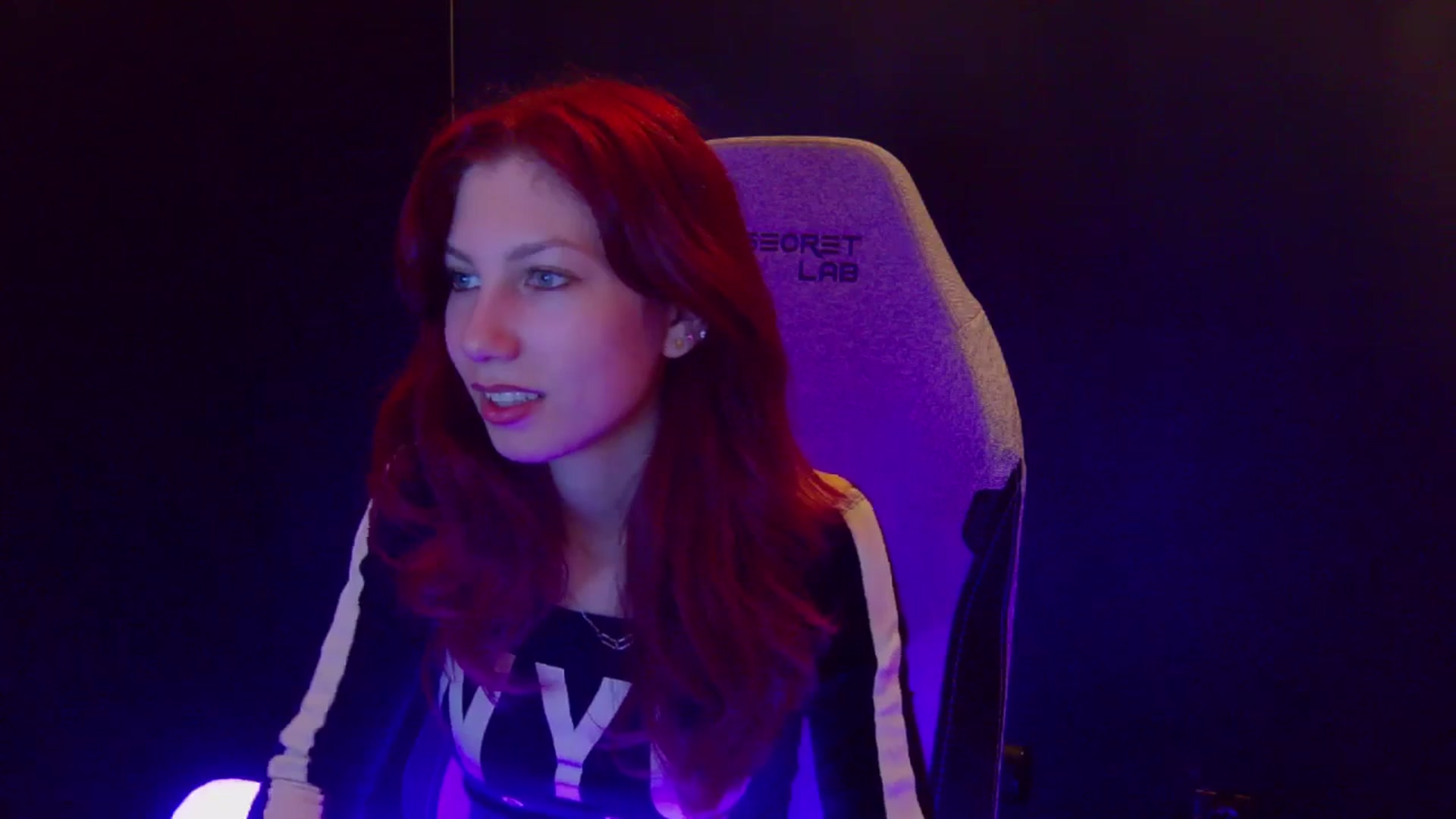 Gallery image thumbnail from Yasemina's myfreecams stream on, 04/06/2026, 24:56 image 13 of 20