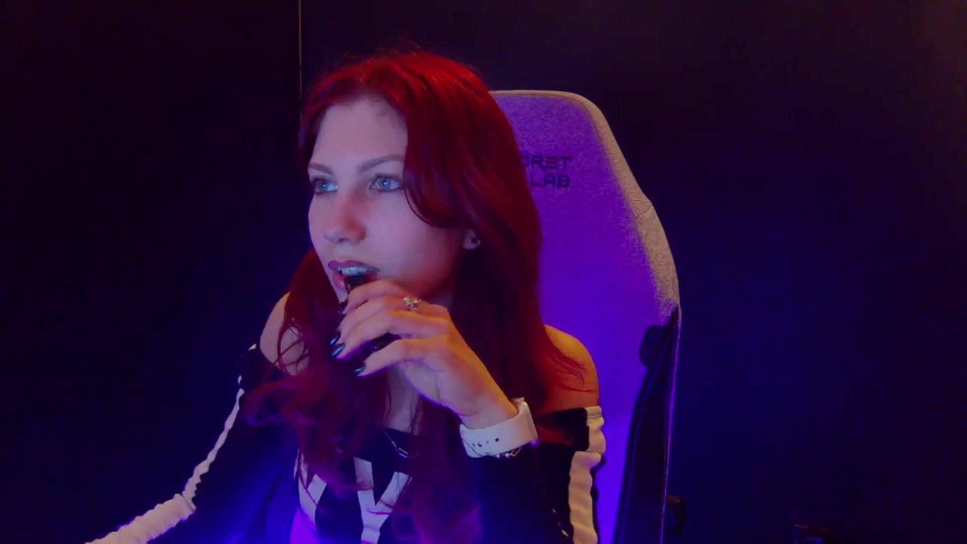 Gallery image thumbnail from Yasemina's myfreecams stream on, 04/06/2026, 24:56 image 14 of 20