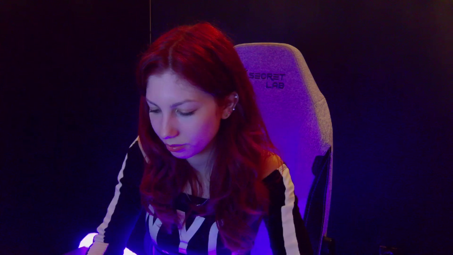 Gallery image thumbnail from Yasemina's myfreecams stream on, 04/06/2026, 24:56 image 4 of 20