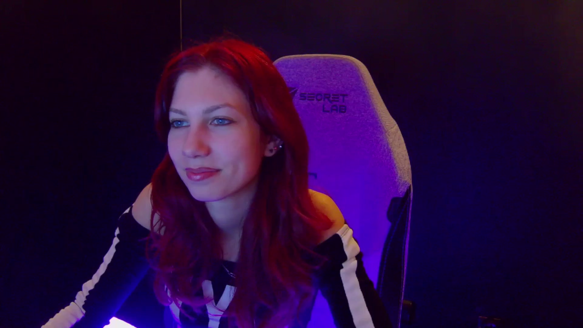Gallery image thumbnail from Yasemina's myfreecams stream on, 04/06/2026, 24:56 image 16 of 20