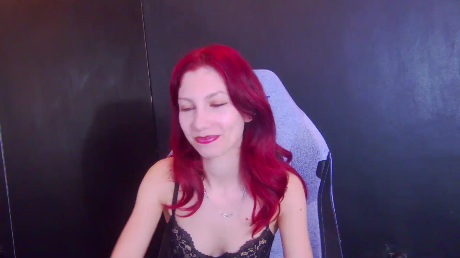 Gallery image thumbnail from Yasemina's myfreecams stream on, 04/06/2026, 22:33 image 1 of 20