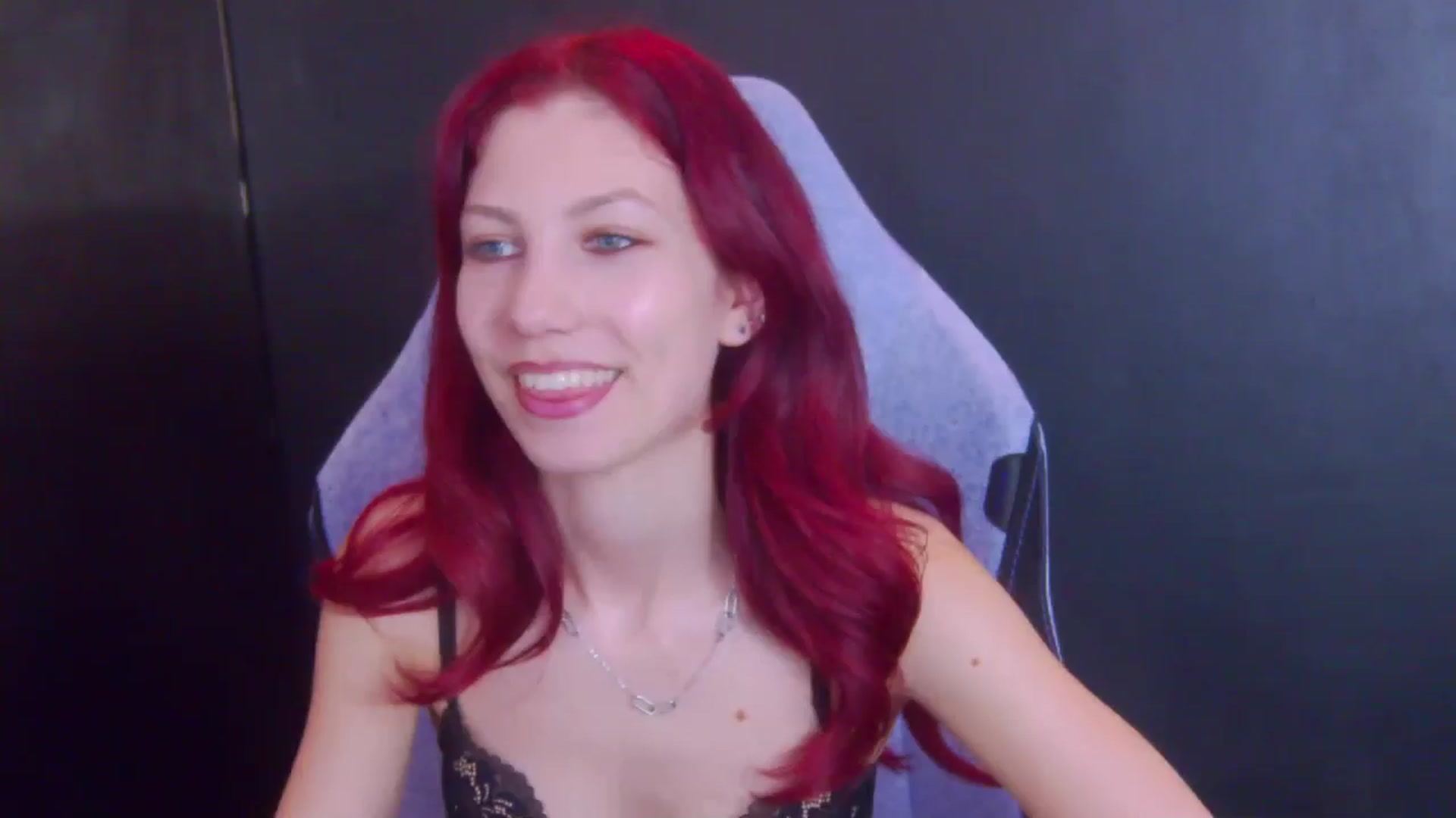 Gallery image thumbnail from Yasemina's myfreecams stream on, 04/06/2026, 22:33 image 14 of 20