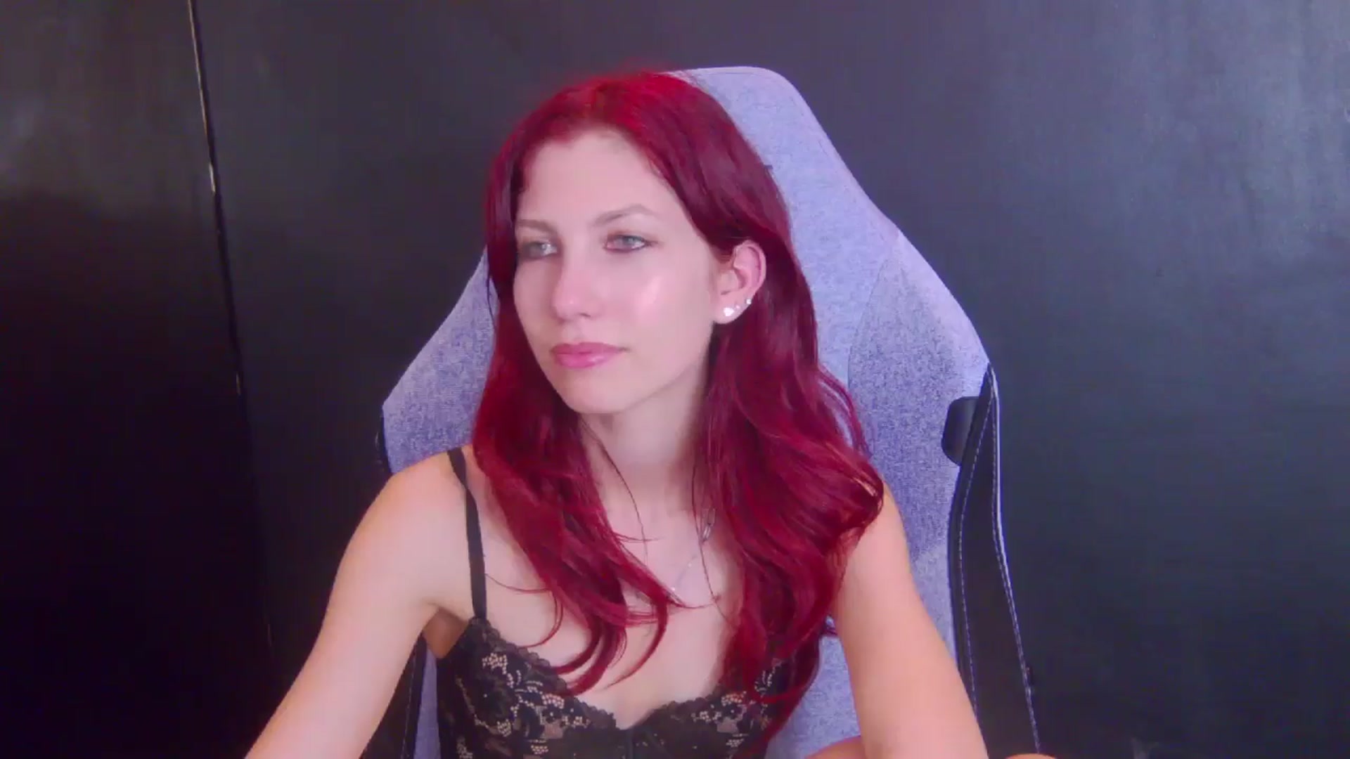 Gallery image thumbnail from Yasemina's myfreecams stream on, 04/07/2026, 02:32 image 18 of 20
