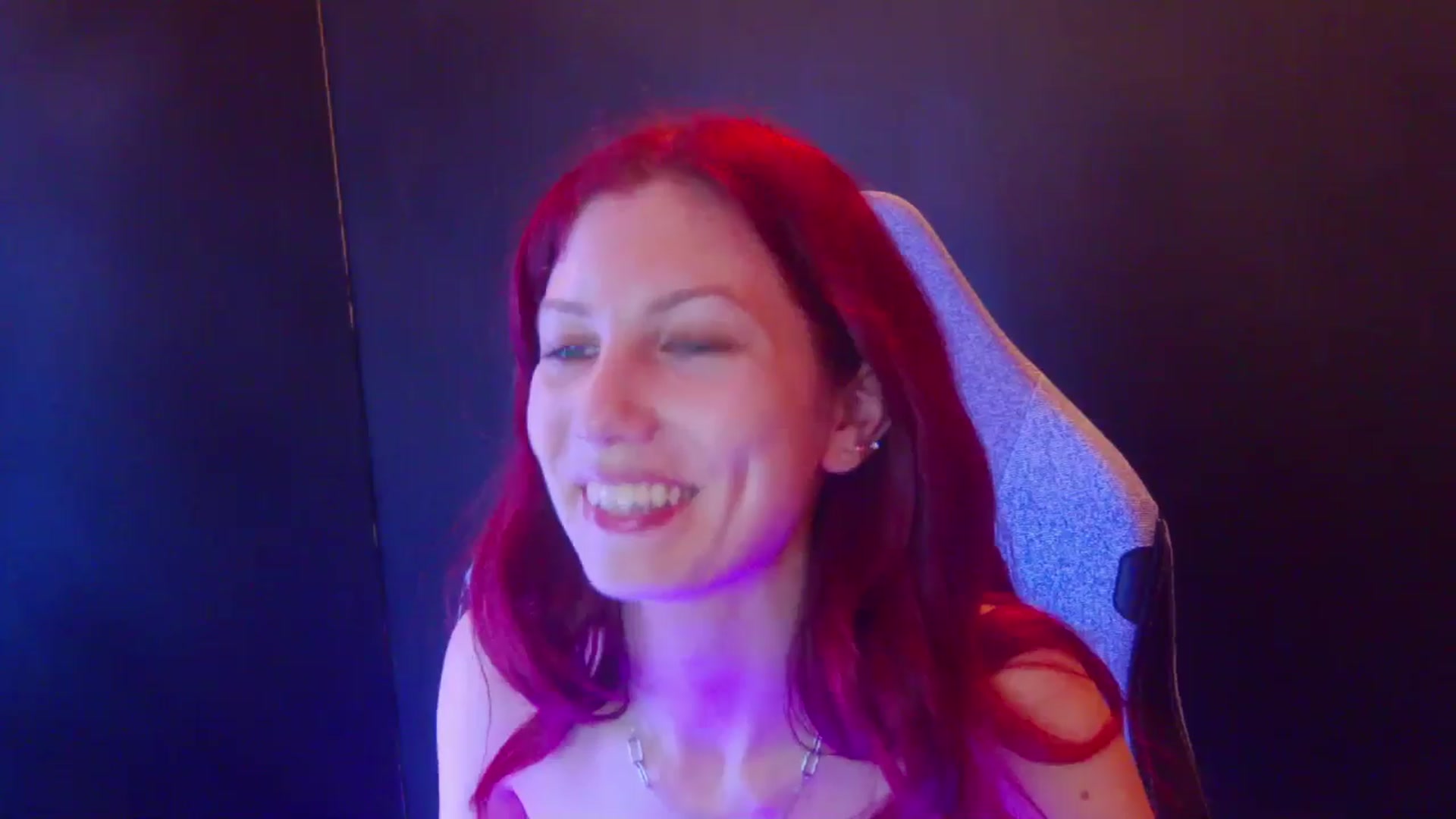 Gallery image thumbnail from Yasemina's myfreecams stream on, 04/07/2026, 02:32 image 4 of 20