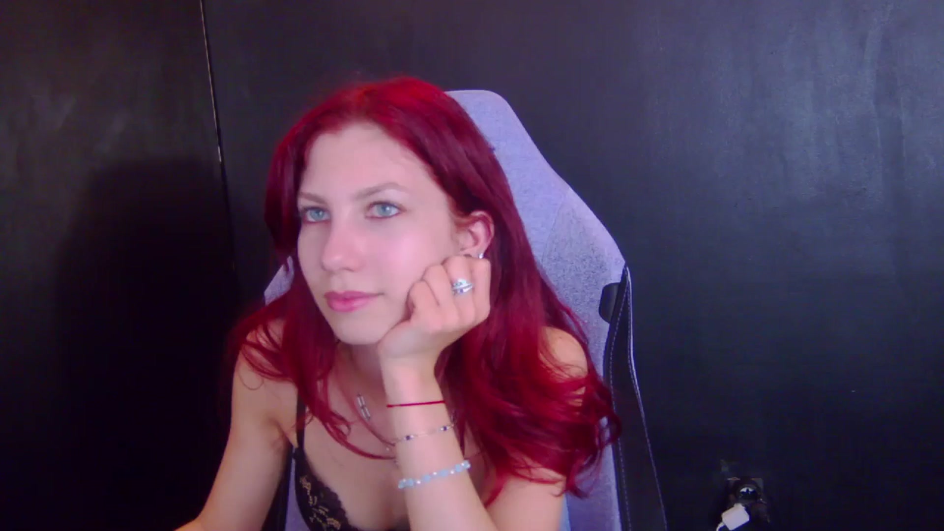 Gallery image thumbnail from Yasemina's myfreecams stream on, 04/07/2026, 03:09 image 1 of 20