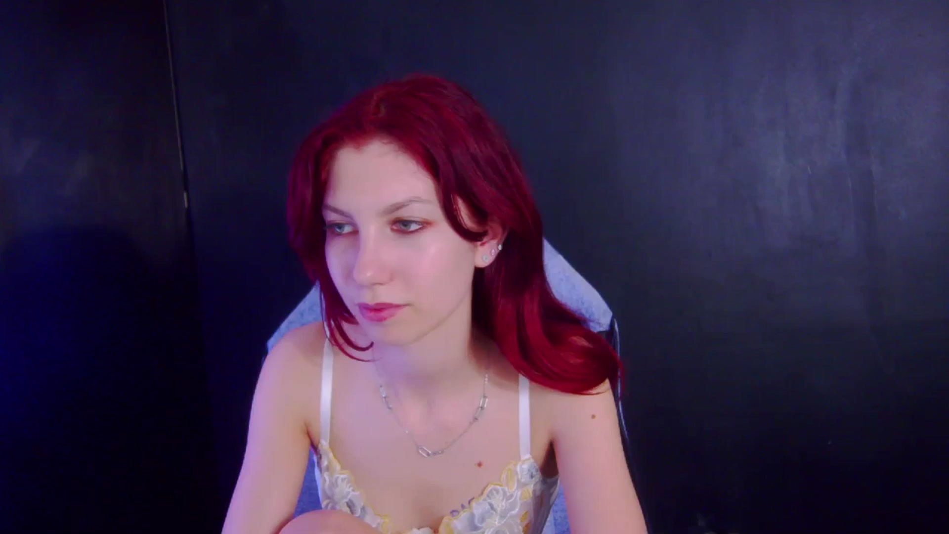 Gallery image thumbnail from Yasemina's myfreecams stream on, 04/08/2026, 02:42 image 18 of 20